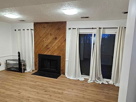 4th image of 1927 Amberstone Ct #Bas