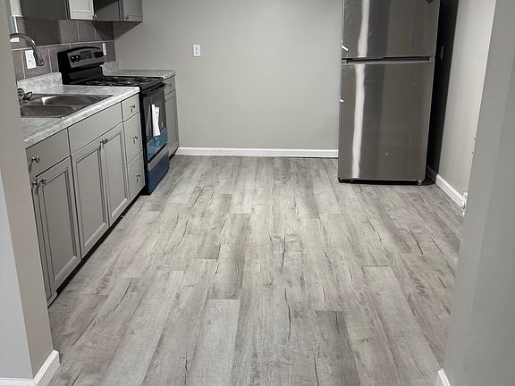 2nd image of 1100 W Norwegian St