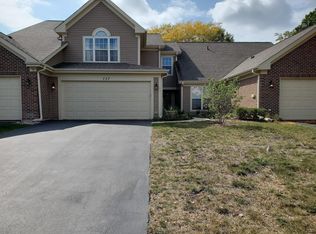 737 Clover Hill Ct, Elk Grove Village, IL 60007