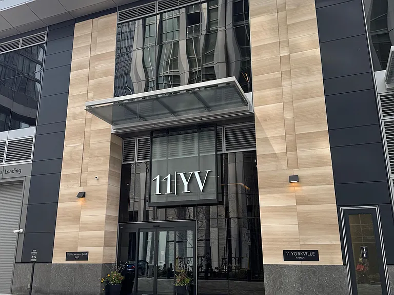 11 Yorkville Ave #4001 — Photo 3