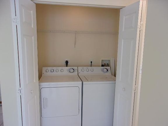 3rd image of 420 Bouchelle Dr APT 404