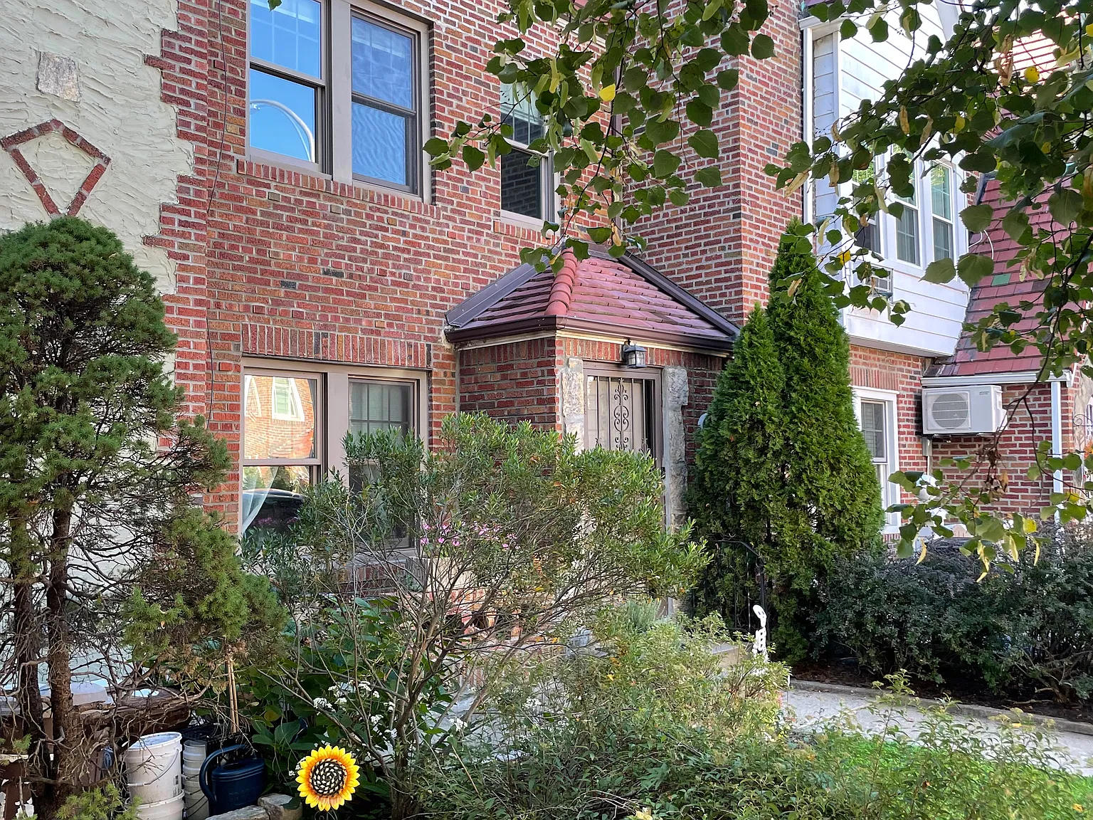 3 bed, 1200 sqft, $4,500 — Photo 2