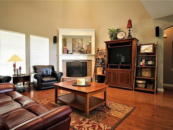 5th image of 1847 Emerald Bay Dr