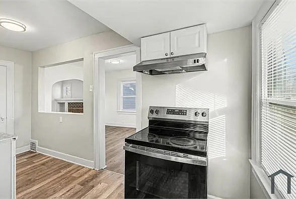 2421 E 67th Ter — Photo 5