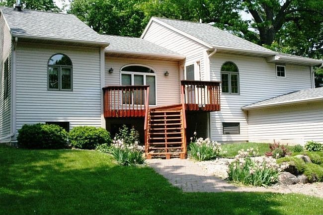 1st image of 1405 E Road Six St