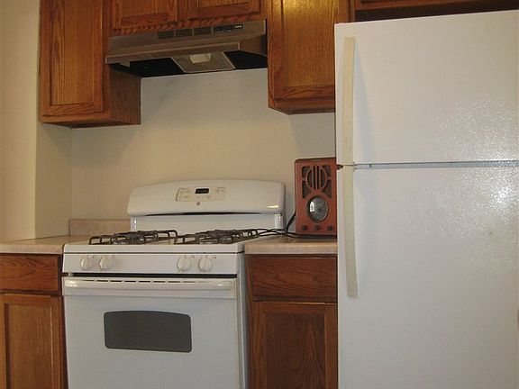 4th image of 900 2nd Ave N