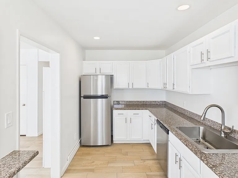 330 W I St — Photo 65