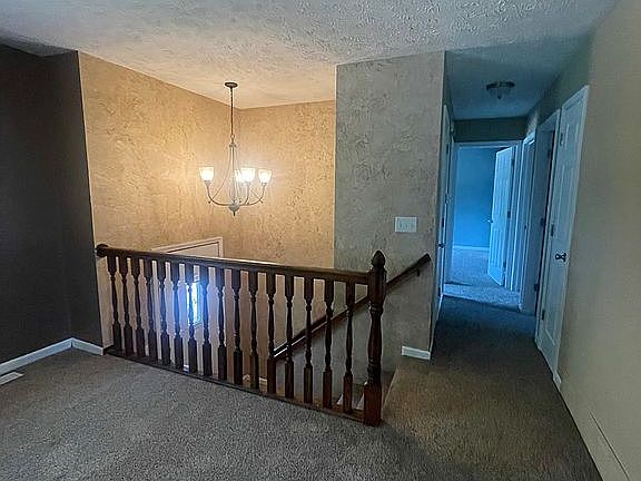 5th image of 22 Pine Crest Dr