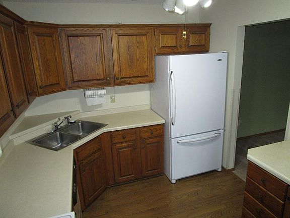 5th image of 111 Imperial Dr W APT 305