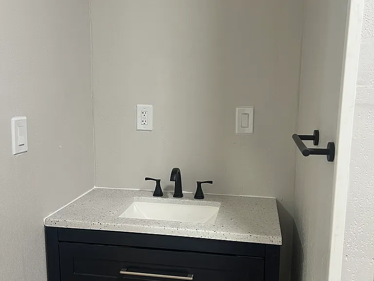 7709 Elton Ave — Photo 14
