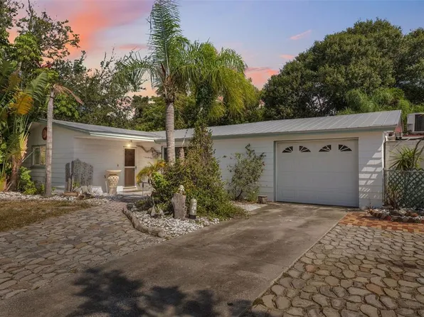 3330 Windfield Dr, Holiday, FL 34691