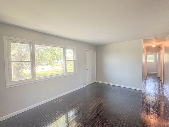 4th image of 1204 Meadowlark Cir
