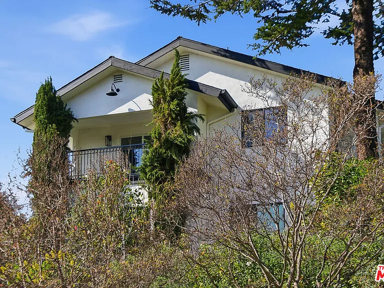 1301 Angelus Ave — Photo 1