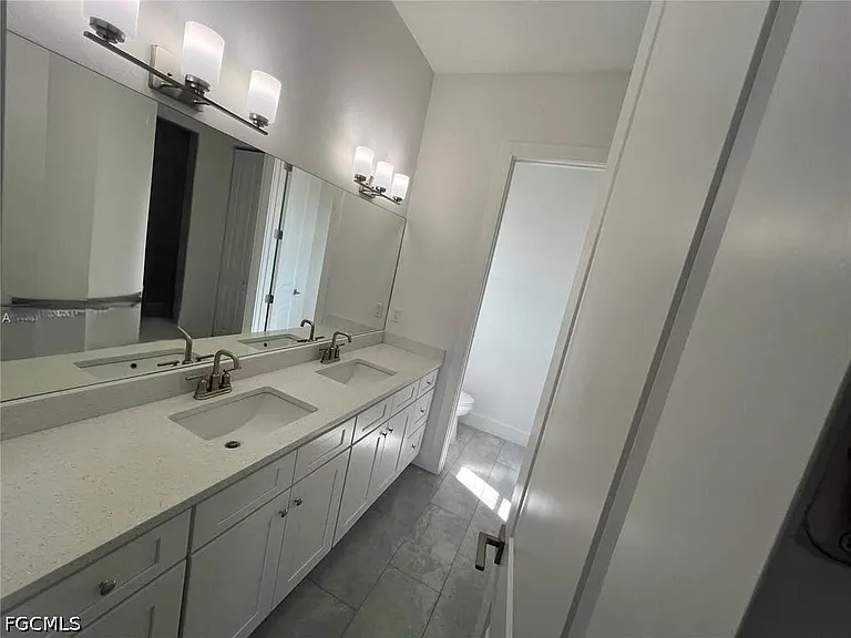 1133 Leader St — Photo 11