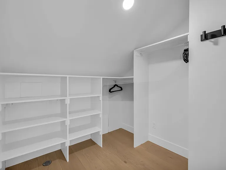 1215 Norfolk Ave — Photo 11