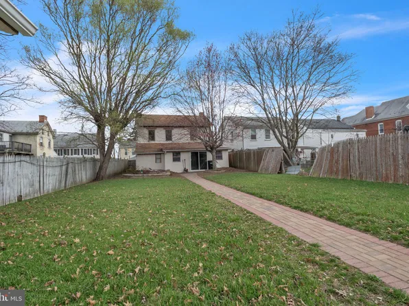 112 N Queen St, Littlestown, PA 17340