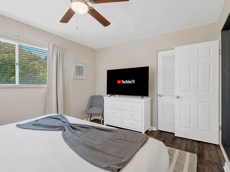 2136 Mill Ter — Photo 16