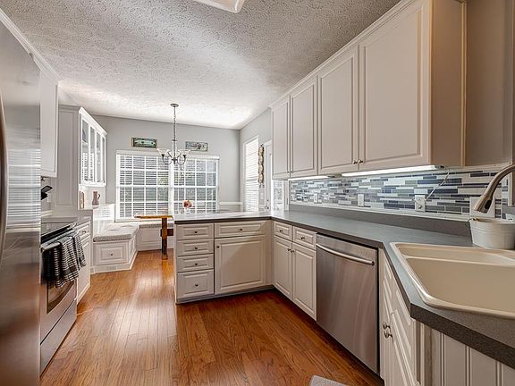5th image of 4004 Lenox Ct