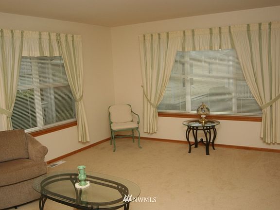 2nd image of 2207 Winterberry Street
