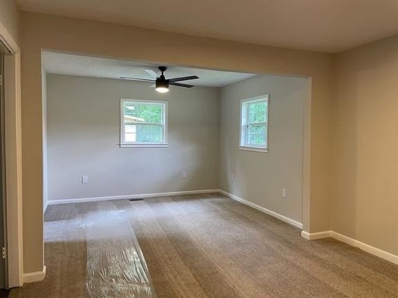 4th image of 429 Bonneville Dr