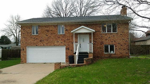 1st image of 41 Manhattan Dr