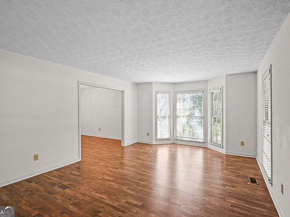 2nd image of 1700 Summit View Way
