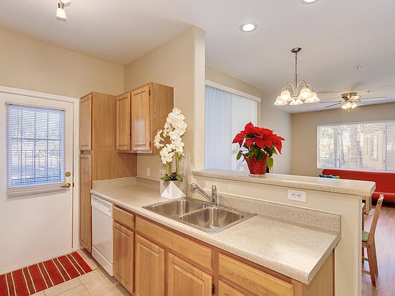 2nd image of 2929 W Yorkshire Dr Unit 1087
