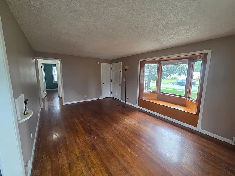 3703 W Rockwell Ave — Photo 16
