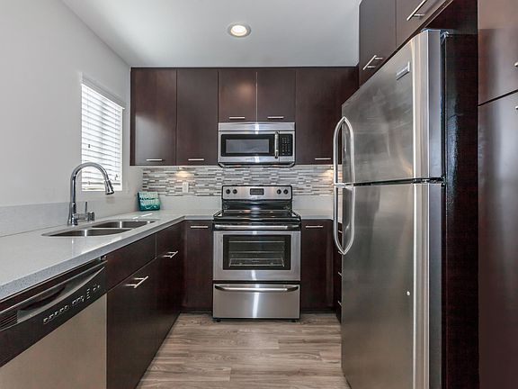 4th image of 10045 Rio San Diego Dr APT 253