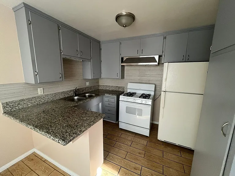4352 Texas St — Photo 8