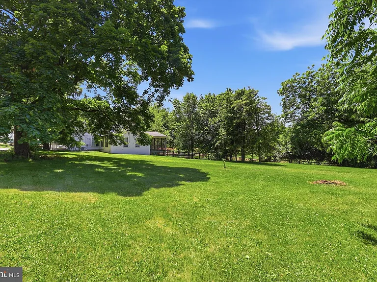 8606 Yellow Springs Rd — Photo 26
