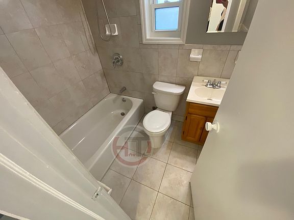 4th image of 3148 Waterbury Ave Floor 1