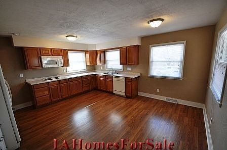 Large Eat In Kitchen 17 X 16