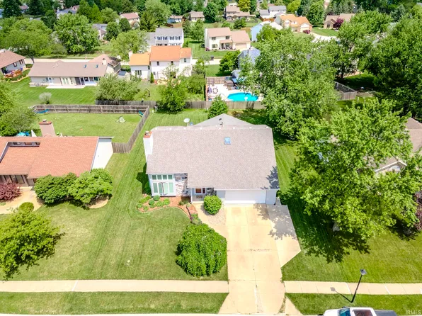 9012 La Bell Pl, Fort Wayne, IN 46804