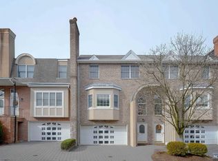 106 Stonegate Trl, Cresskill, NJ 07626