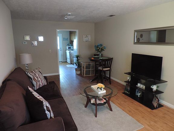 4th image of 101 Princess Ln #B