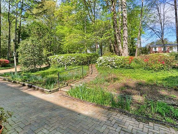 4th image of 108 Edgewood Ln