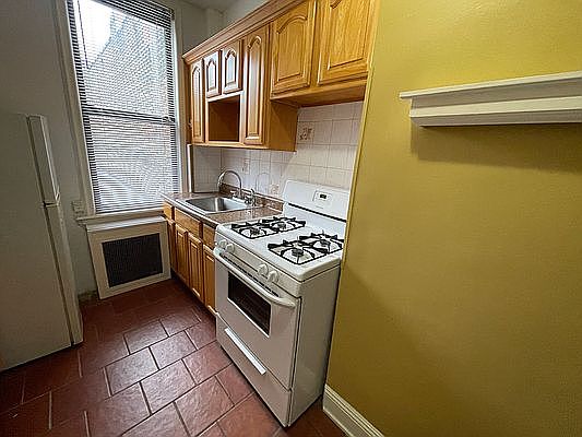 3rd image of 3717 Broadway #2R