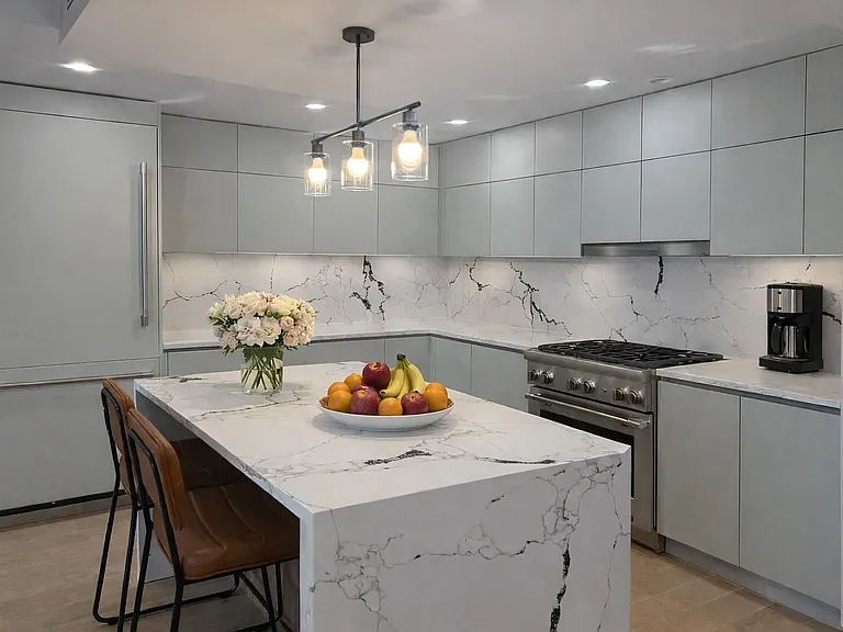 350 W 44th St #Penthouse 3 — Photo 9