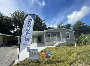13142 Grape Ave, Grand Island, FL 32735
