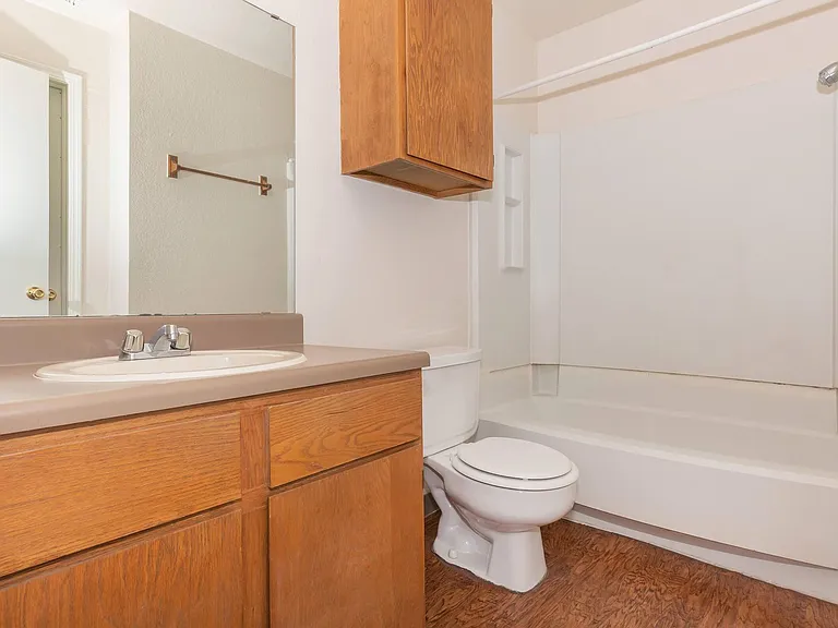 Cedar Lake Apartments — Photo 57