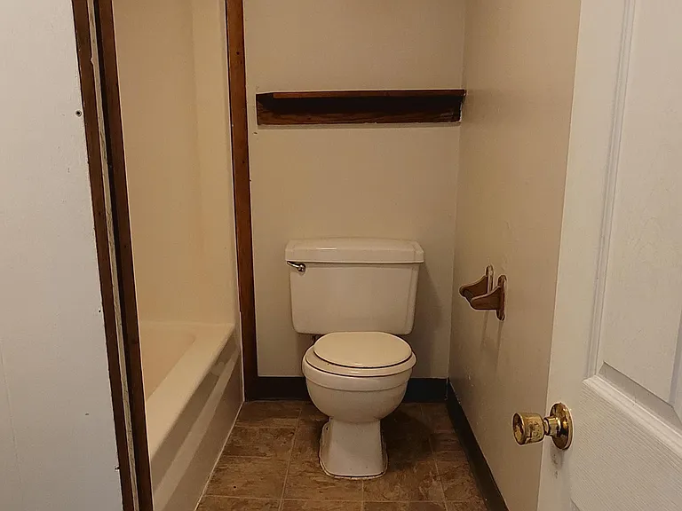 404 W Mill St #4 — Photo 3