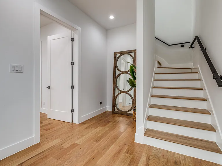 2714 N Carroll Ave #101 — Photo 3