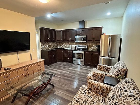 2nd image of 429 Heritage Dr