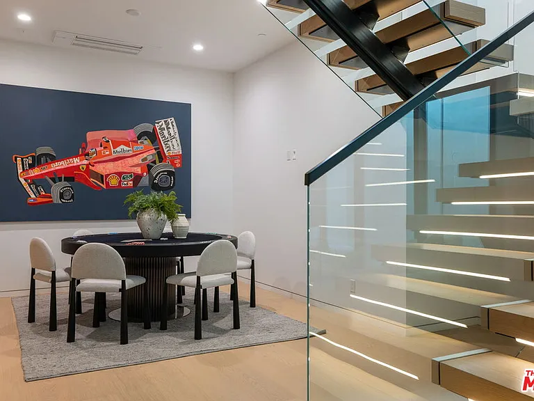 822 Superba Ave — Photo 43