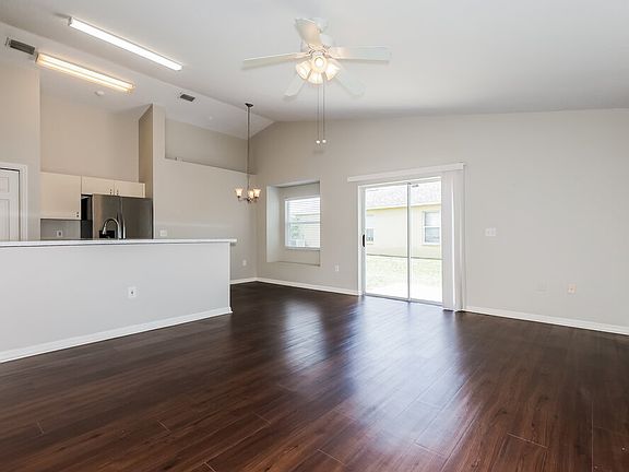 3rd image of 13610 Ogakor Dr