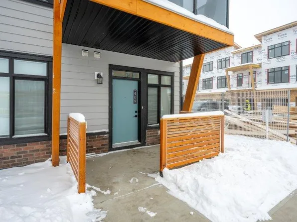 562 Seton Cir SE, Calgary, AB