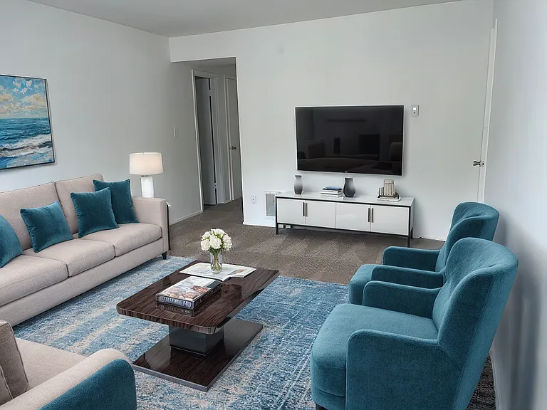 Webster Court Apartments — Photo 6