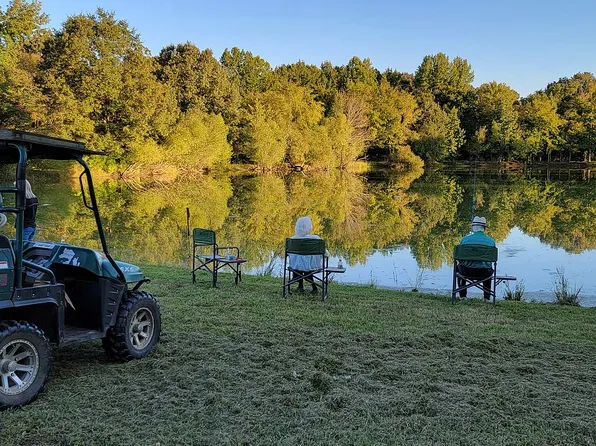 1685 Clay Pond Dr, Oakland, TN 38060