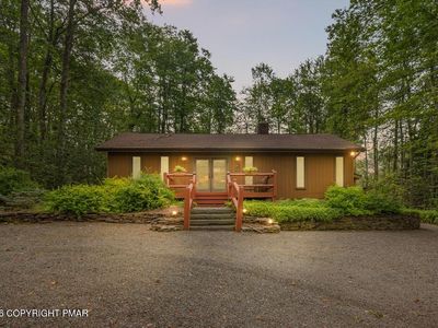 2435 Overlook Ln, Pocono Pines, PA, 18350